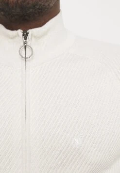 Pier One Vest - Off White 17 Pier One Vest - Off White -Serax Shop 12f50cfec4f740af859fc7d913891ed3