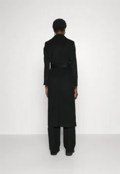 MAX & Co. Longrun - Mantel - Black 11 MAX & Co. Longrun - Mantel - Black -Serax Shop 28033c274dae4976b8655a034ba6627e