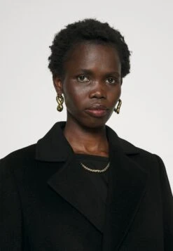 MAX & Co. Longrun - Mantel - Black 12 MAX & Co. Longrun - Mantel - Black -Serax Shop 520a4036f05540268b6a799919c84252