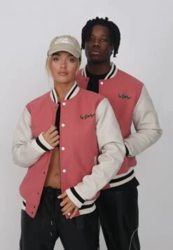Lamar Varsity Jacket Unisex - Imitatieleren Jas - Coral 17 Lamar Varsity Jacket Unisex - Imitatieleren Jas - Coral -Serax Shop 5765faf6aef0490c9dfd6eceed611a3d