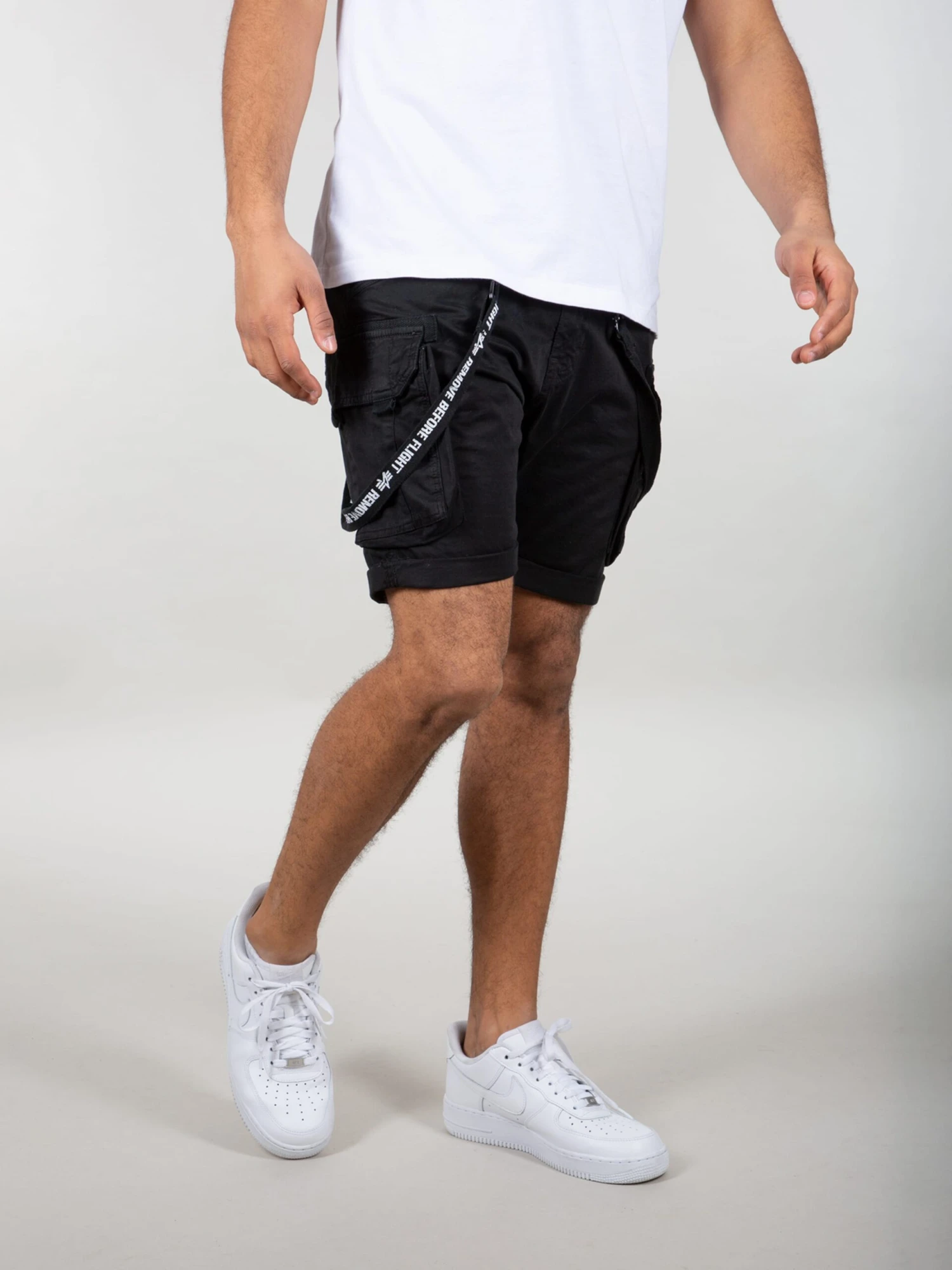 Alpha Industries Cargo Shorts Tapered Cargobroek Heren Zwart 6 Alpha Industries Cargo Shorts Tapered Cargobroek Heren Zwart - Afbeelding 4