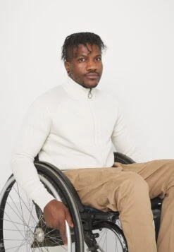 Pier One Vest - Off White 13 Pier One Vest - Off White -Serax Shop 71d3668adaf443ab9b811ddde92452be