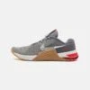 Nike Performance Metcon 8 Unisex - Trainingsschoen - Flat Pewter/Phantom/Med Brown/Light Crimson/Adobe/Cobblestone 2 Nike Performance Metcon 8 Unisex - Trainingsschoen - Flat Pewter/Phantom/Med Brown/Light Crimson/Adobe/Cobblestone -Serax Shop 75fa656709134f0c936e1b09563abd35