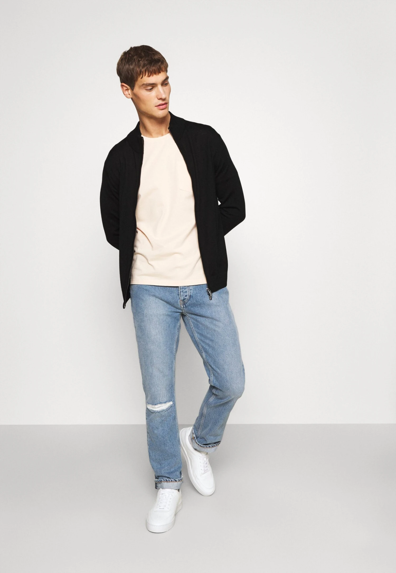 Emporio Armani Cardigan - Vest - Nero 4 Emporio Armani Cardigan - Vest - Nero - Afbeelding 2