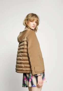 MAX & Co. Mela - Jas - Camel -Serax Shop 8056b74b2f7c46e4b4b947a86cb044e6