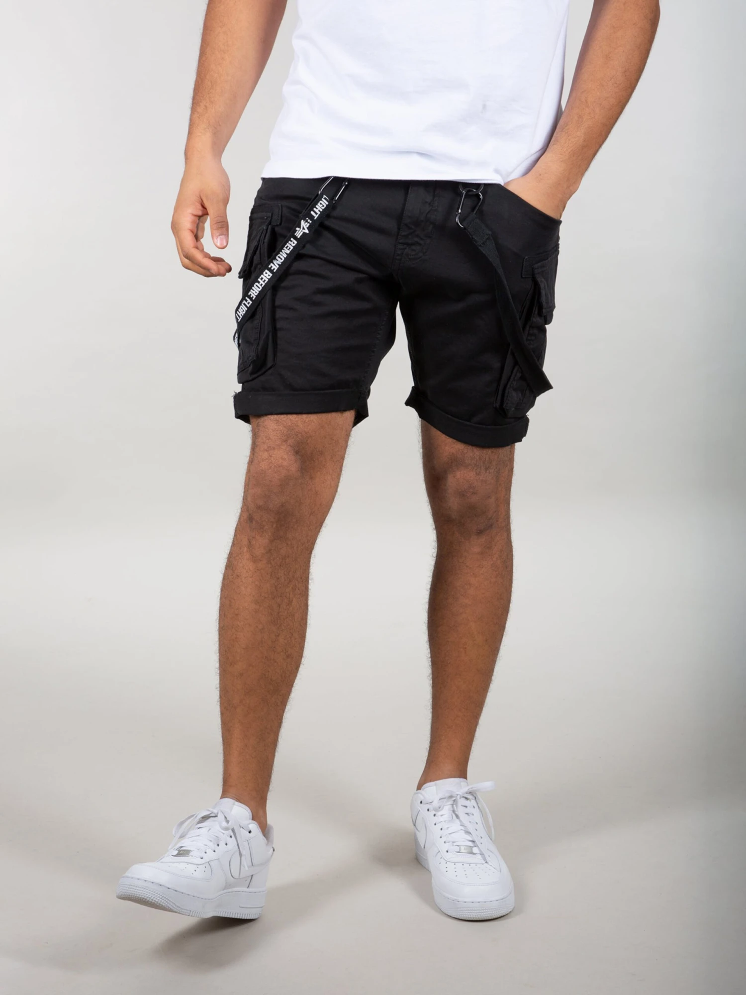 Alpha Industries Cargo Shorts Tapered Cargobroek Heren Zwart 4 Alpha Industries Cargo Shorts Tapered Cargobroek Heren Zwart - Afbeelding 2