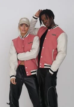 Lamar Varsity Jacket Unisex - Imitatieleren Jas - Coral 16 Lamar Varsity Jacket Unisex - Imitatieleren Jas - Coral -Serax Shop 8a017222170a4fe5ab58d611207414c4