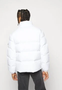 ESSENTIAL JACKET - Gewatteerde Jas 13 ESSENTIAL JACKET - Gewatteerde Jas -Serax Shop 9362823ddab948888faa55c0906c22cd