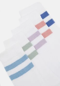 YOURTURN Sokken - White/Multicoloured 5 YOURTURN Sokken - White/Multicoloured -Serax Shop bf3cc846f4e1457fa5eff88e80b35681