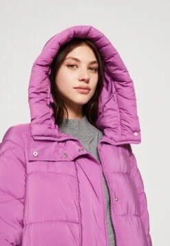 Yasliro Long Padded Coat - Winterjas - Hyacinth Violet 11 Yasliro Long Padded Coat - Winterjas - Hyacinth Violet -Serax Shop c2090d427e4b499a9863016fde8610aa