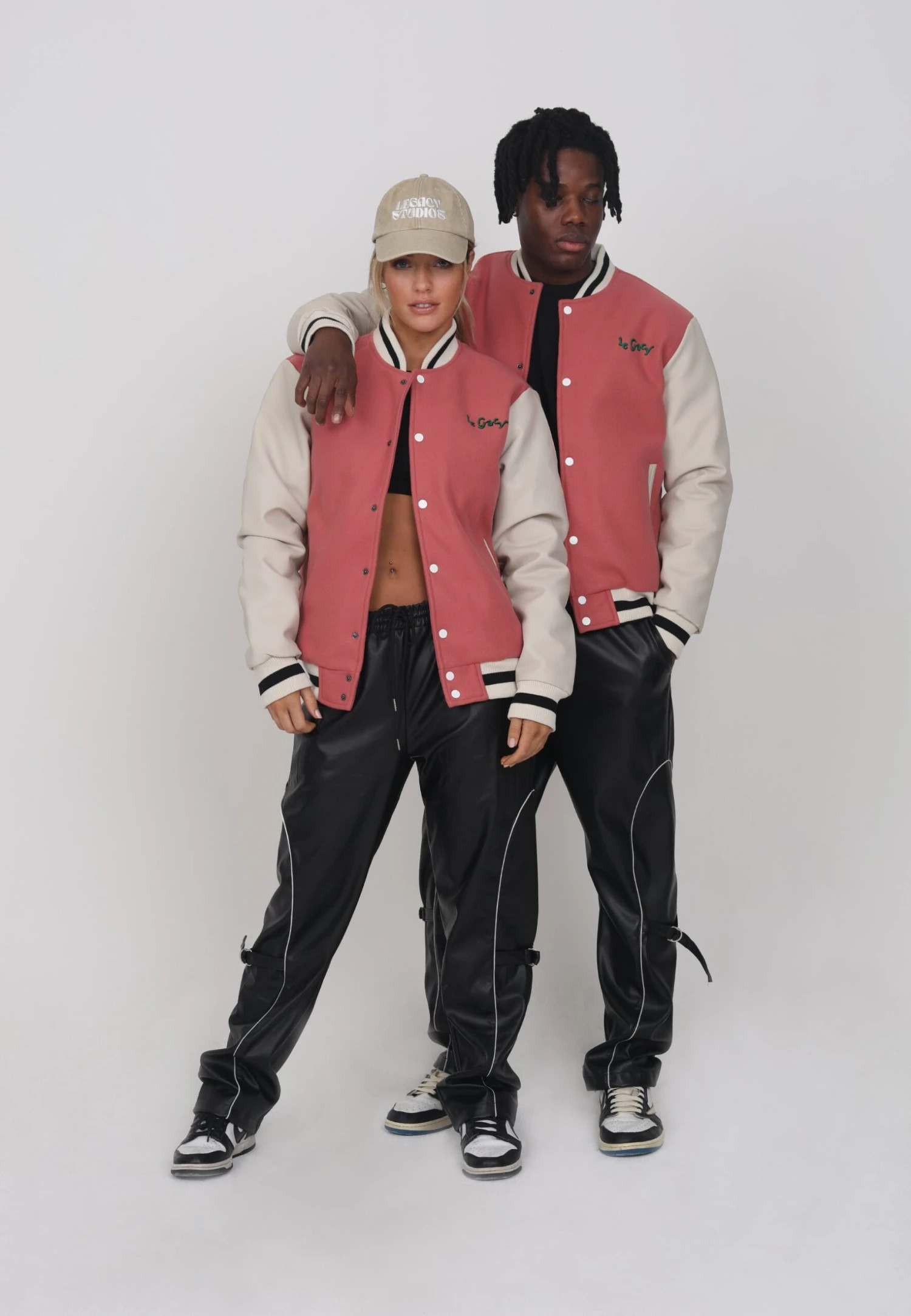 Lamar Varsity Jacket Unisex - Imitatieleren Jas - Coral 5 Lamar Varsity Jacket Unisex - Imitatieleren Jas - Coral - Afbeelding 3