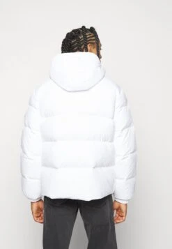 ESSENTIAL JACKET - Gewatteerde Jas 11 ESSENTIAL JACKET - Gewatteerde Jas -Serax Shop e6709d60461645a1a01357525892d2a9